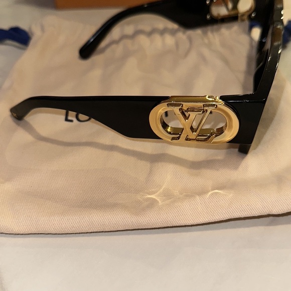LV Link Square Sunglasses - Picture 8 of 17